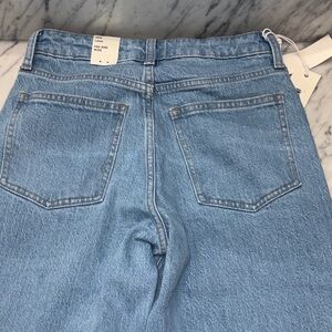 NWT-Aritzia Denim Forum Women's size 25 Mid rise wide leg Jeans. trendy